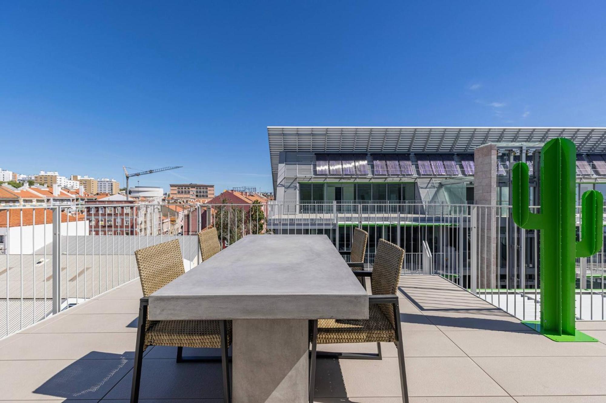 Riverside Rooftop * Lissabon